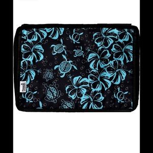 NWT Hawaiian print Insulated Casserole Dish Carrier Thermal for Potluck Parties